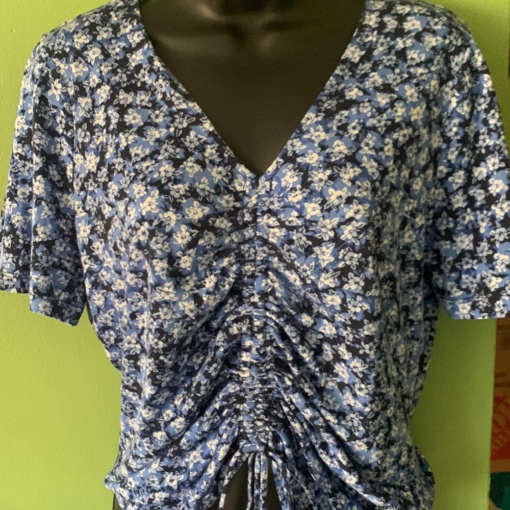 🔵 Michael Kors top